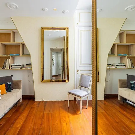 Apartment Champs Elysees-avenue Montaigne-2 Bedrooms Paris