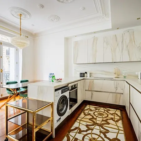 Champs Elysees-avenue Montaigne-2 Bedrooms شقة باريس