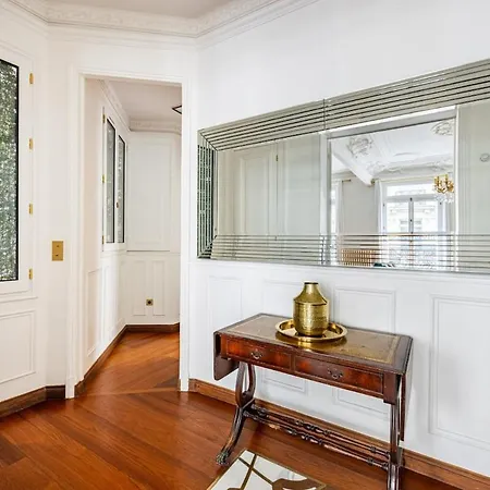 شقة Champs Elysees-avenue Montaigne-2 Bedrooms *