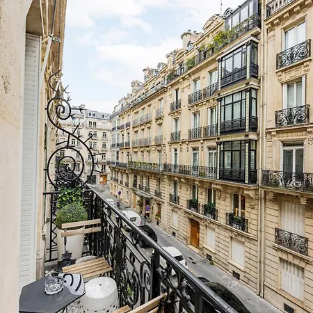 Apartment Champs Elysees-avenue Montaigne-2 Bedrooms Paris